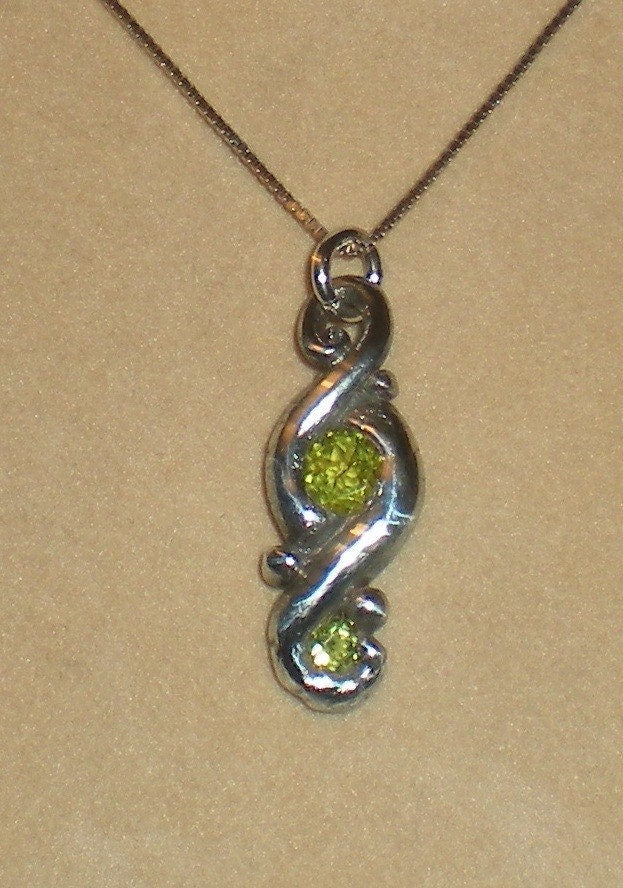 Peridot solid 999 fine silver rustic swirl pendant one of a kind
