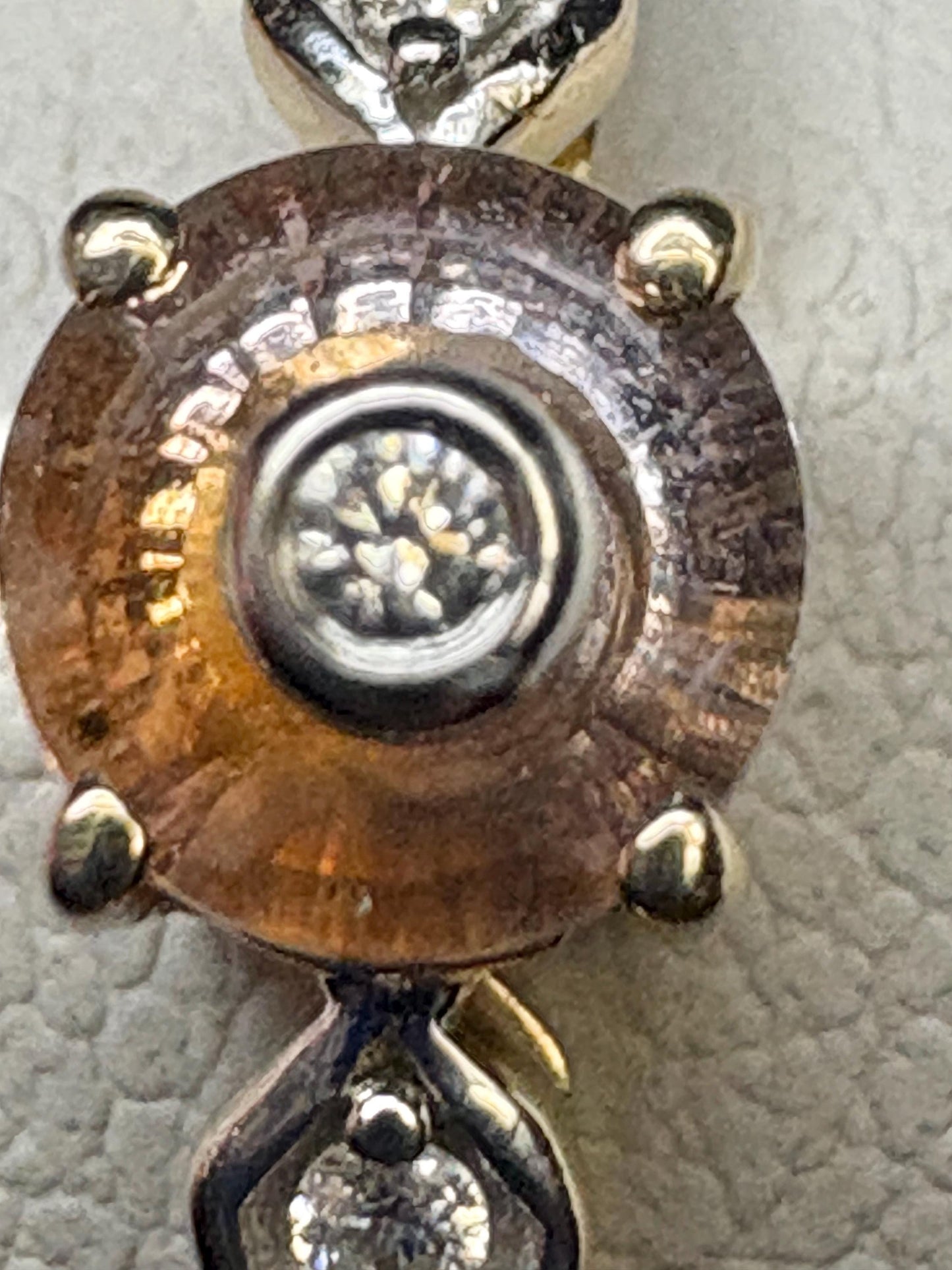 A Montana sapphire ring with diamonds in 9k gold.