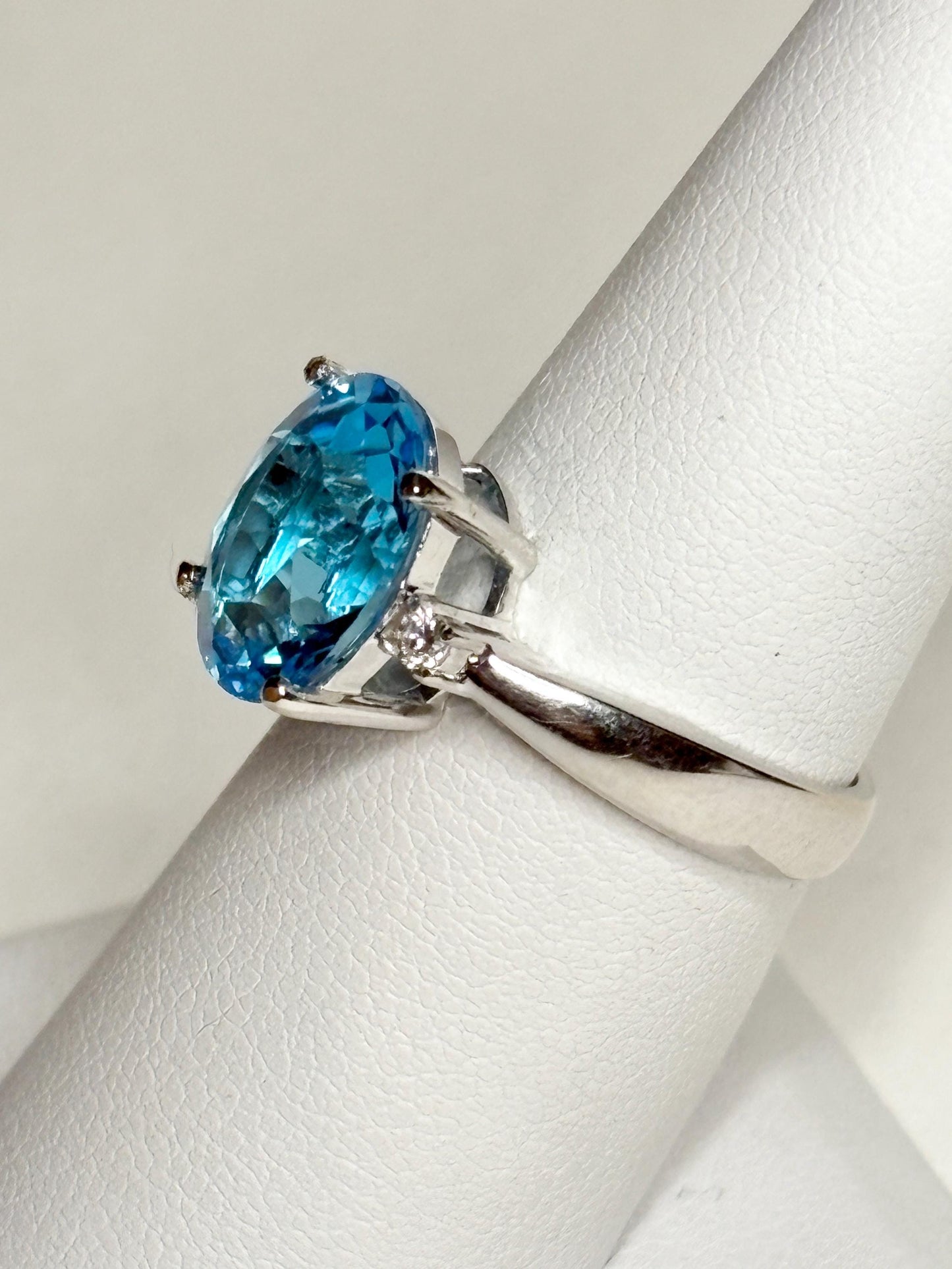 Swiss Blue Topaz and Diamond ring in Solid 14k White Gold size 7 - NewLifeJewelryVault