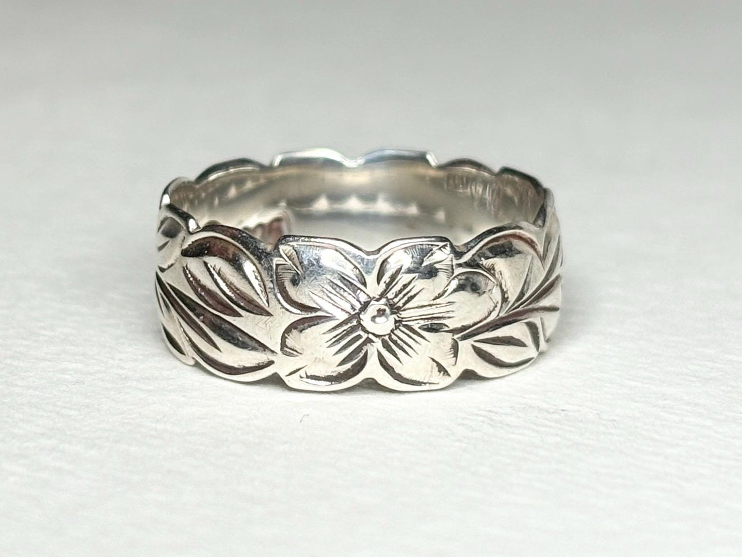 Hawaiian Maile Leaf Sterling Silver Eternity Band Ring 8mm size 8.75 - NewLifeJewelryVault