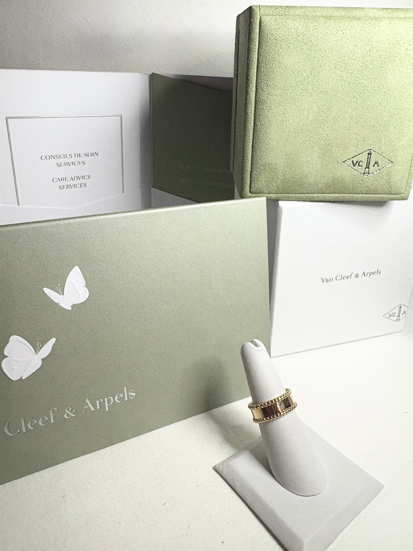 Van Cleef & Arpels Perlee Signature Band Ring in 18k gold.