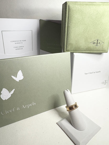 Van Cleef & Arpels Perlee Signature Band Ring in 18k gold.