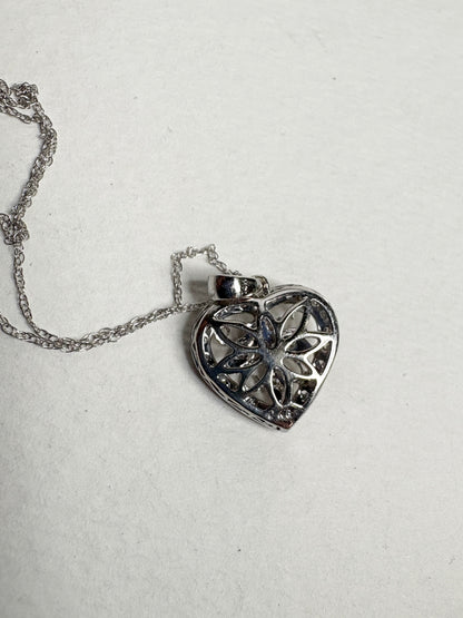 14k white gold heart pendant necklace with diamonds.