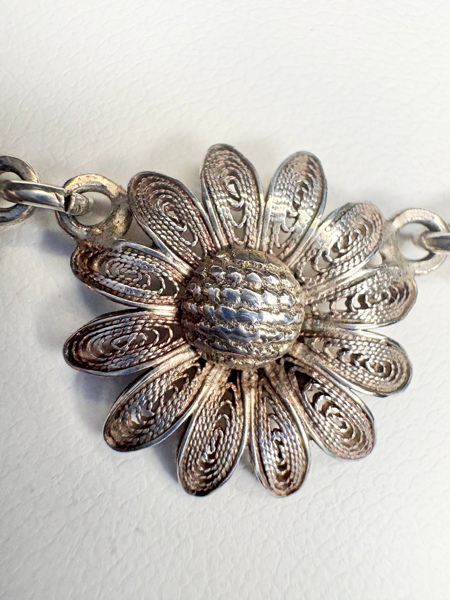 Vintage filigree floral daisy necklace in 800 silver.