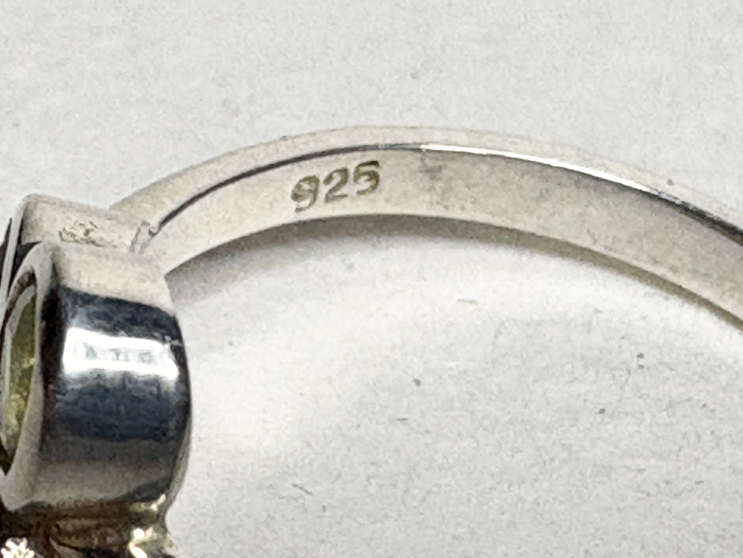 Arizona Gem Trio Amethyst Peridot & Garnet Bezel Set in Sterling Silver size 8