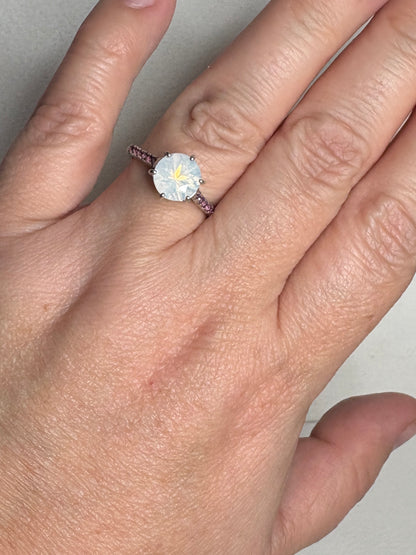 Sterling silver ring with milky white quartz and rhodolite garnets, size 8.