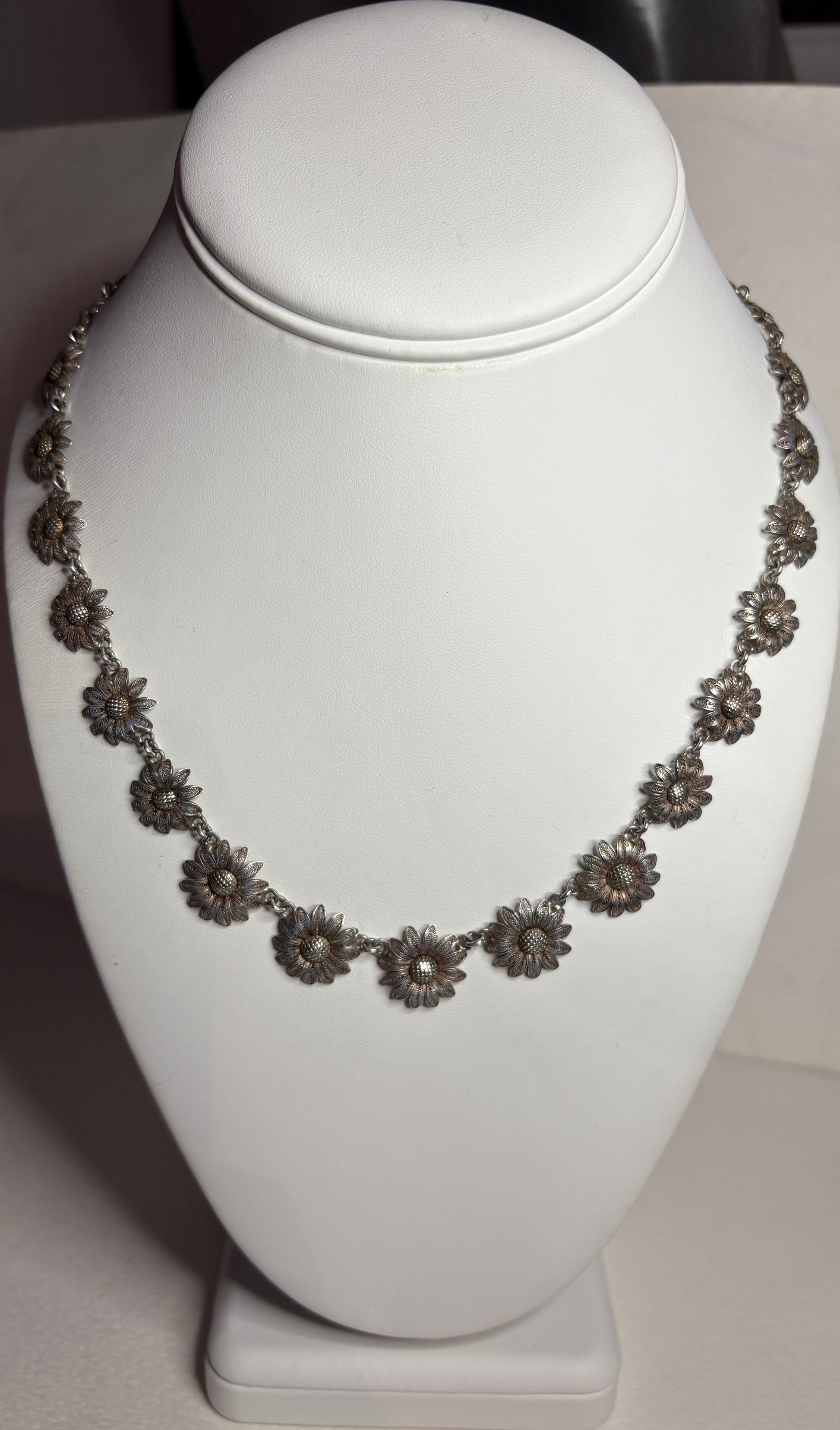 Vintage filigree floral daisy necklace in 800 silver.