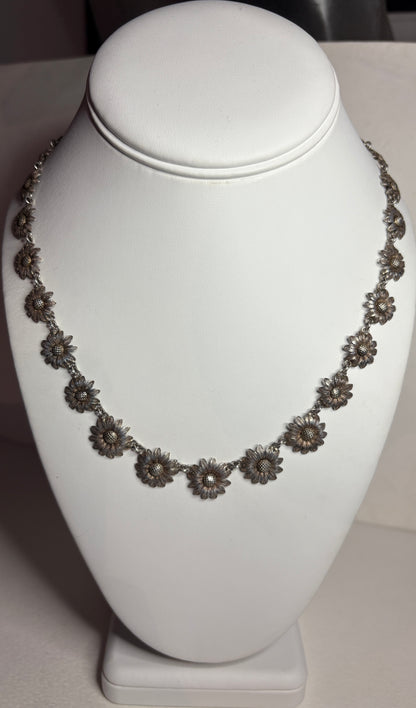 Vintage filigree floral daisy necklace in 800 silver.