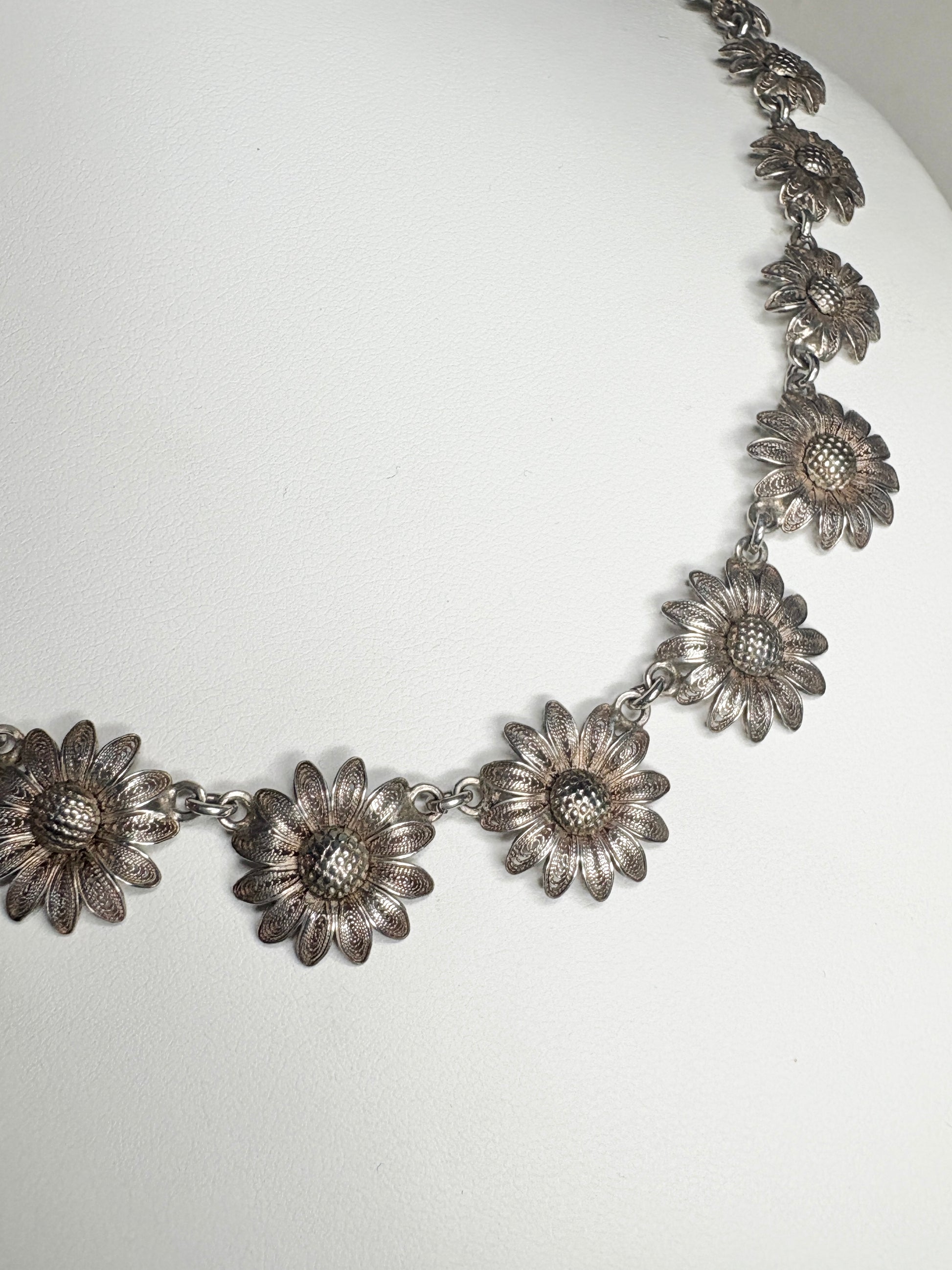 Vintage filigree floral daisy necklace in 800 silver.