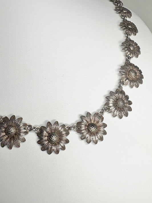 Vintage filigree floral daisy necklace in 800 silver.