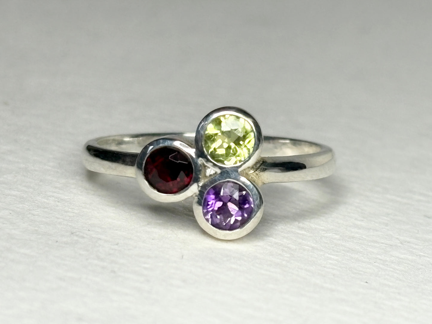 Arizona Gem Trio Amethyst Peridot & Garnet Bezel Set in Sterling Silver size 8