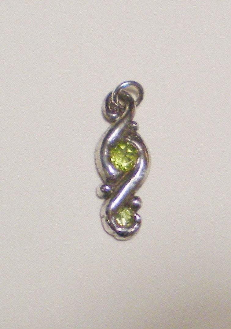 Peridot solid 999 fine silver rustic swirl pendant one of a kind