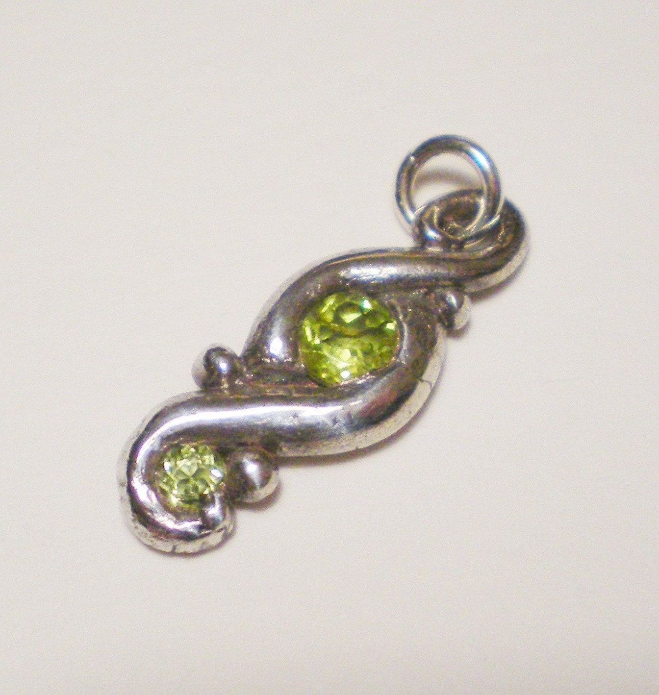 Peridot solid 999 fine silver rustic swirl pendant one of a kind