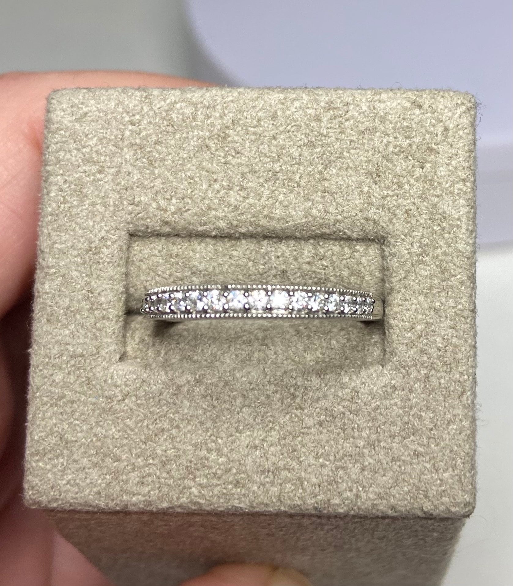 14k white gold diamond pave milgrain band ring size 8.5