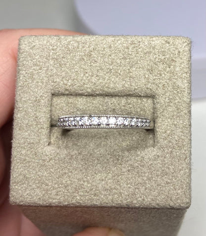 14k white gold diamond pave milgrain band ring size 8.5