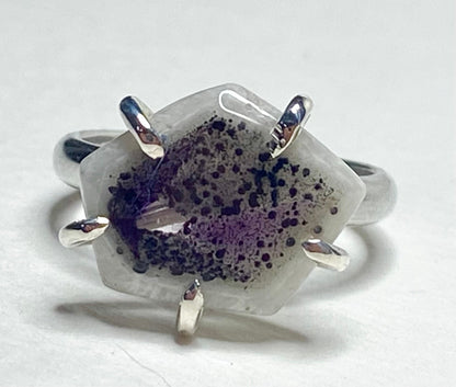 Sterling silver ring with a freeform quartz stone featuring amethyst inclusions, size 8.