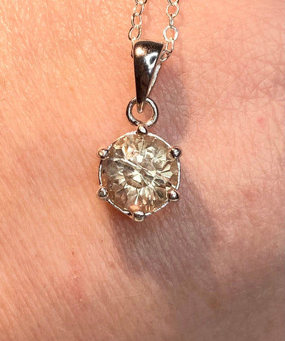 Oregon Sunstone pendant necklace with a round, 7mm, 1.51ct sunstone in a 6-prong setting.