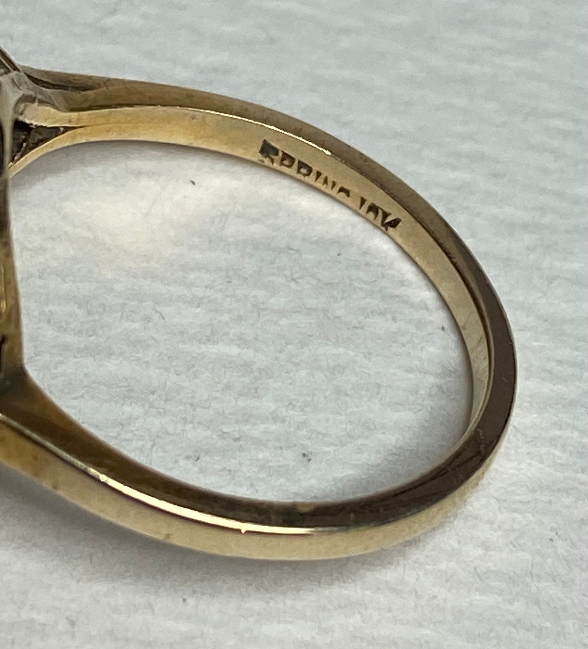 Art Nouveau style vintage 10k yellow gold ring with synthetic spinel and inscription.