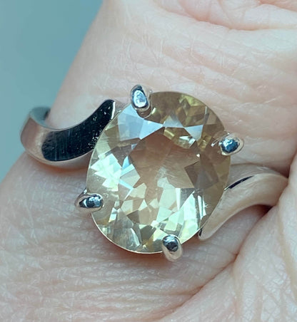 Oval champagne Oregon sunstone ring in sterling silver.