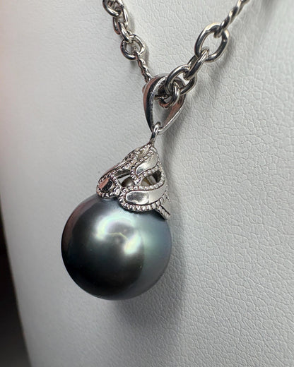 A 12mm Tahitian pearl pendant hangs from a 20-inch James Avery figaro chain.