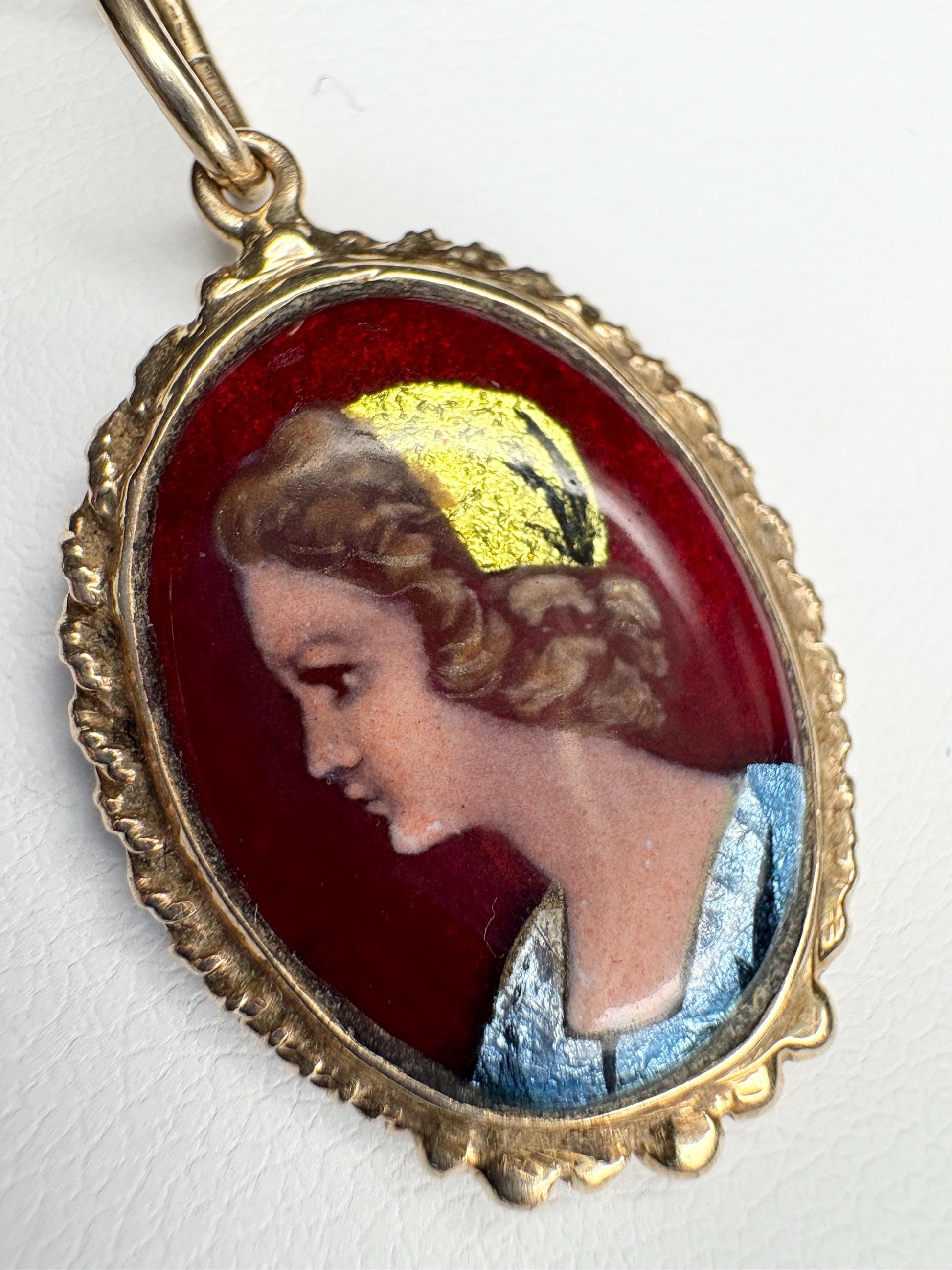 Antique French guilloche enamel pendant necklace with a lady portrait in solid gold.