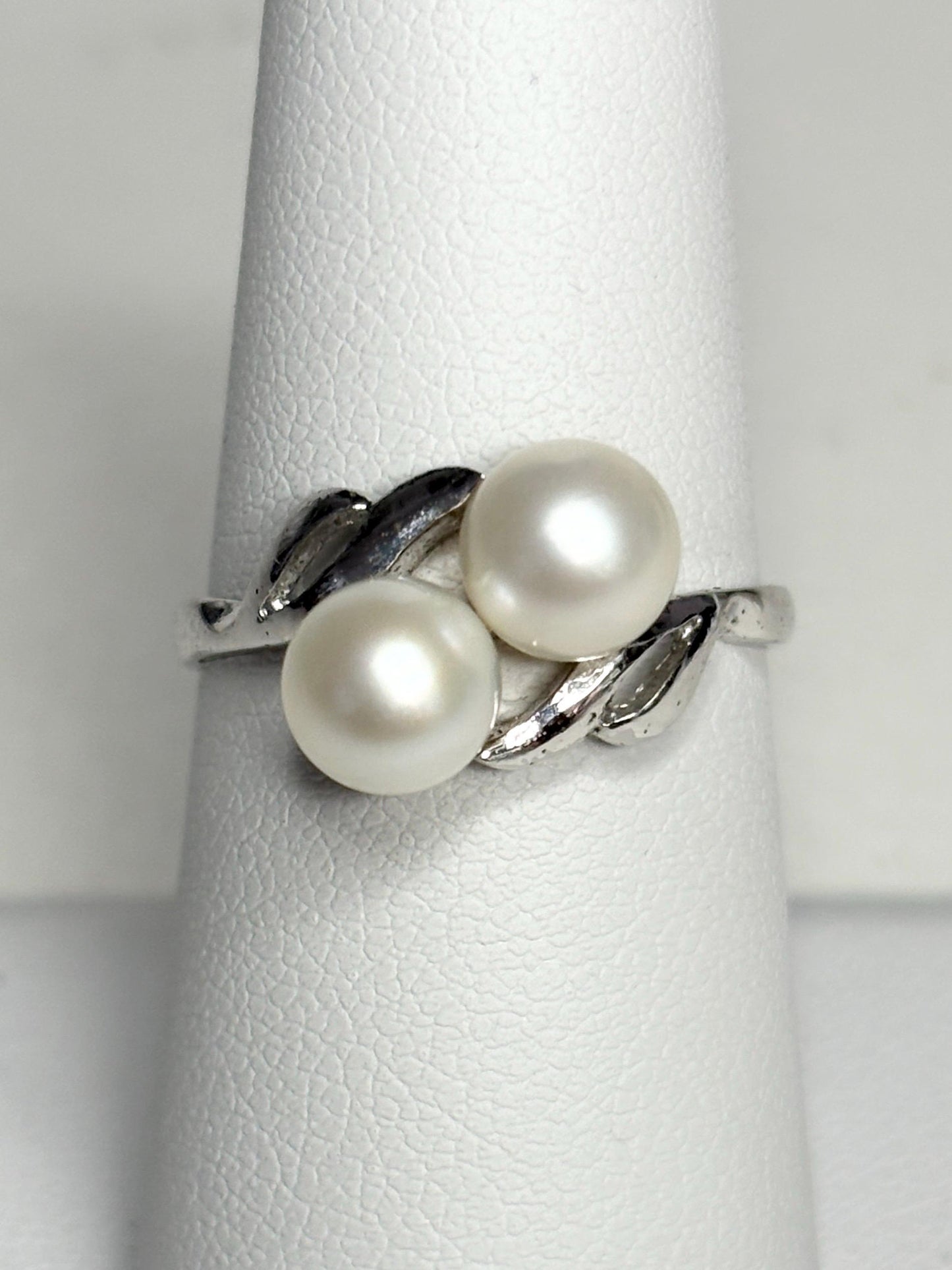 Vintage rhodium plated sterling silver ring with two Akoya pearls.