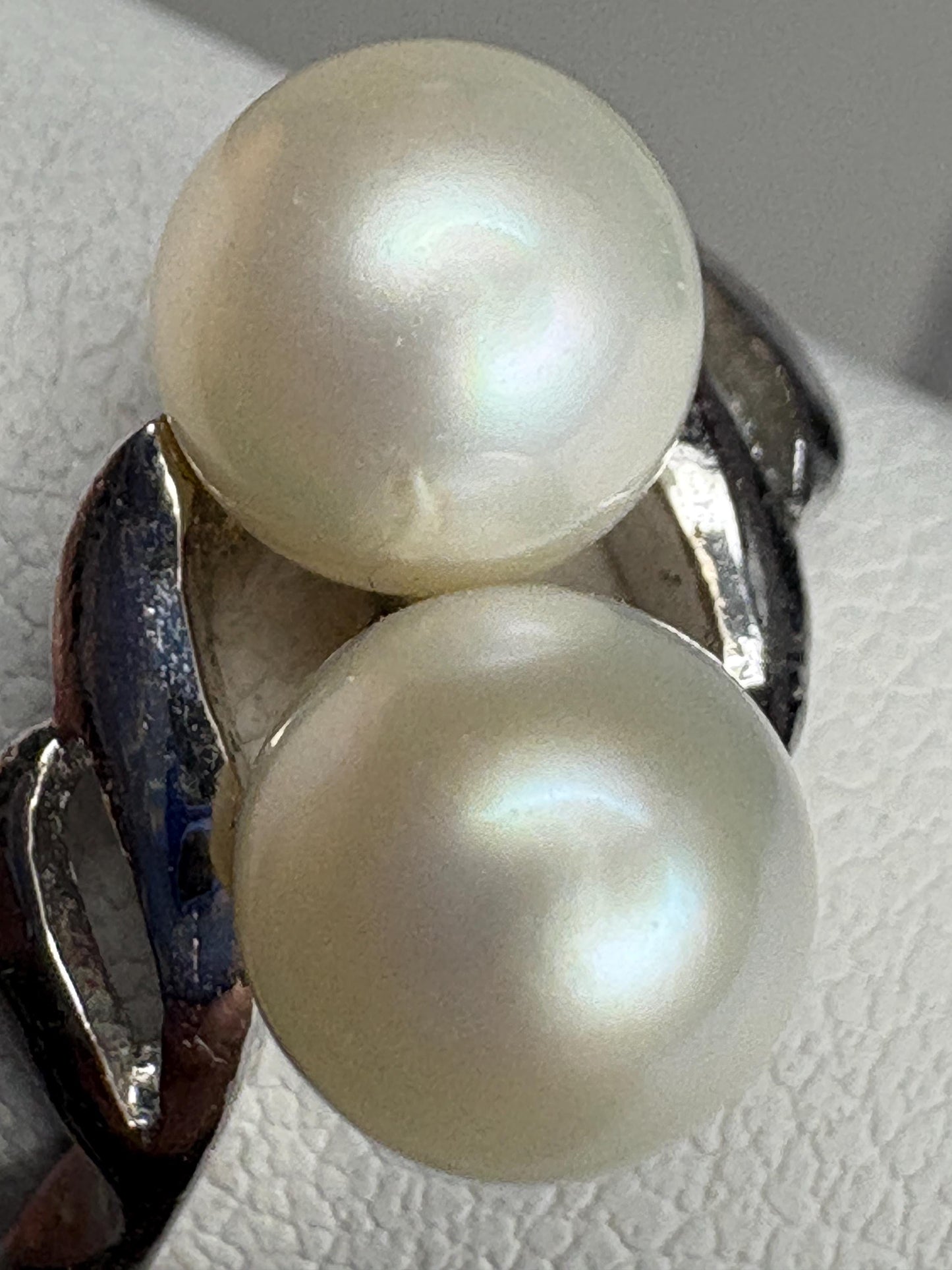 Vintage rhodium-plated sterling silver ring with two Akoya pearls.