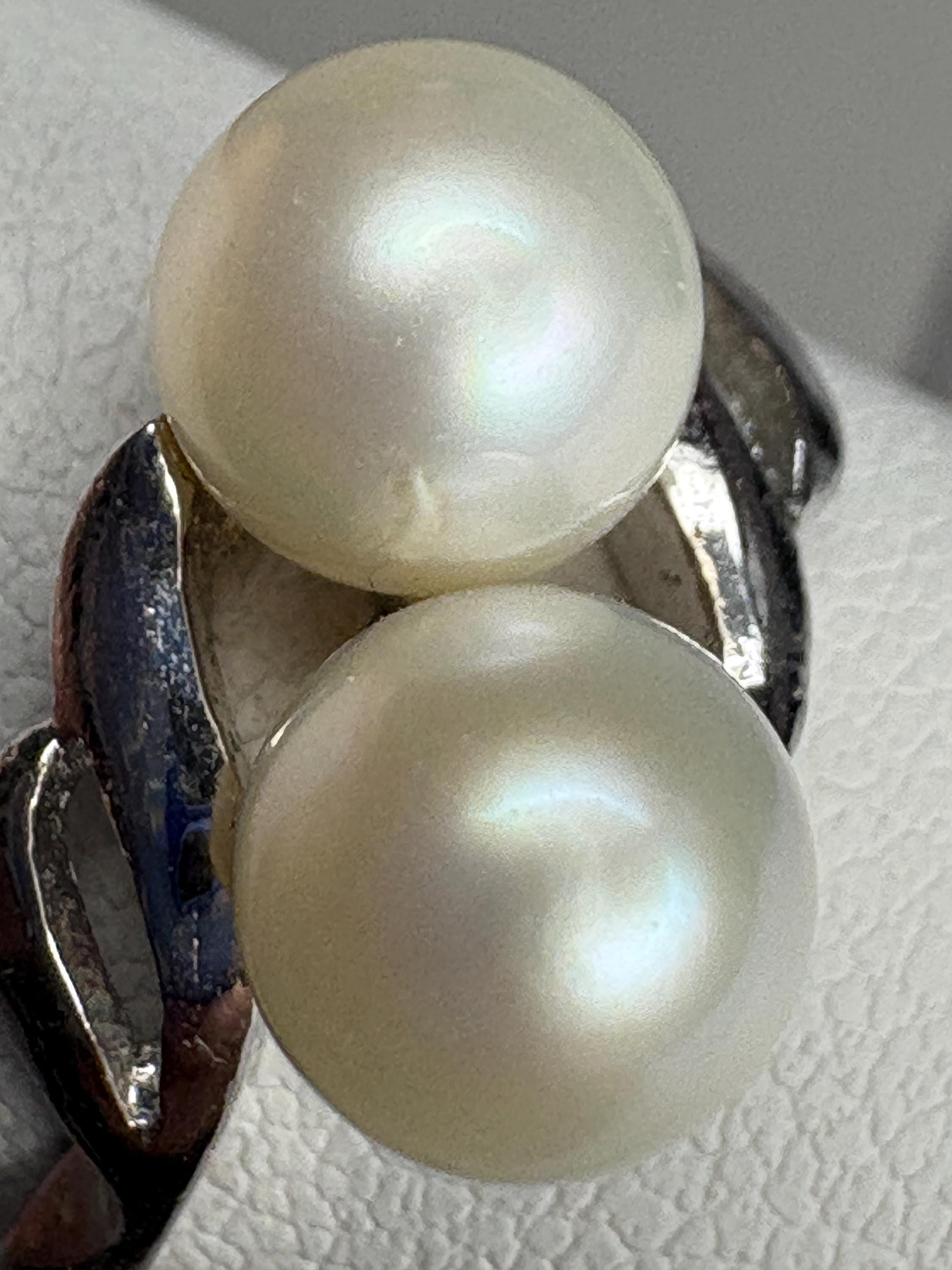 Vintage rhodium-plated sterling silver ring with two Akoya pearls.
