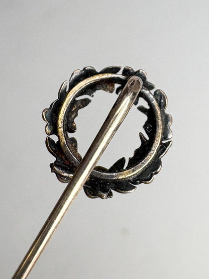 Garland floral wreath enameled stick pin in solid 14k gold.