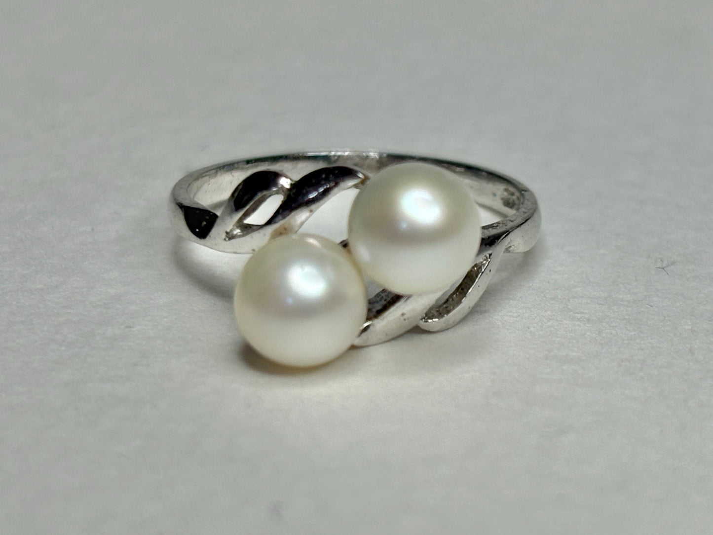 Vintage rhodium plated sterling silver ring with two Akoya pearls.