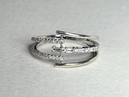 Cool Modern Natural Diamond Baguette and Round Ring Solid 18k White Gold size 7 - NewLifeJewelryVault