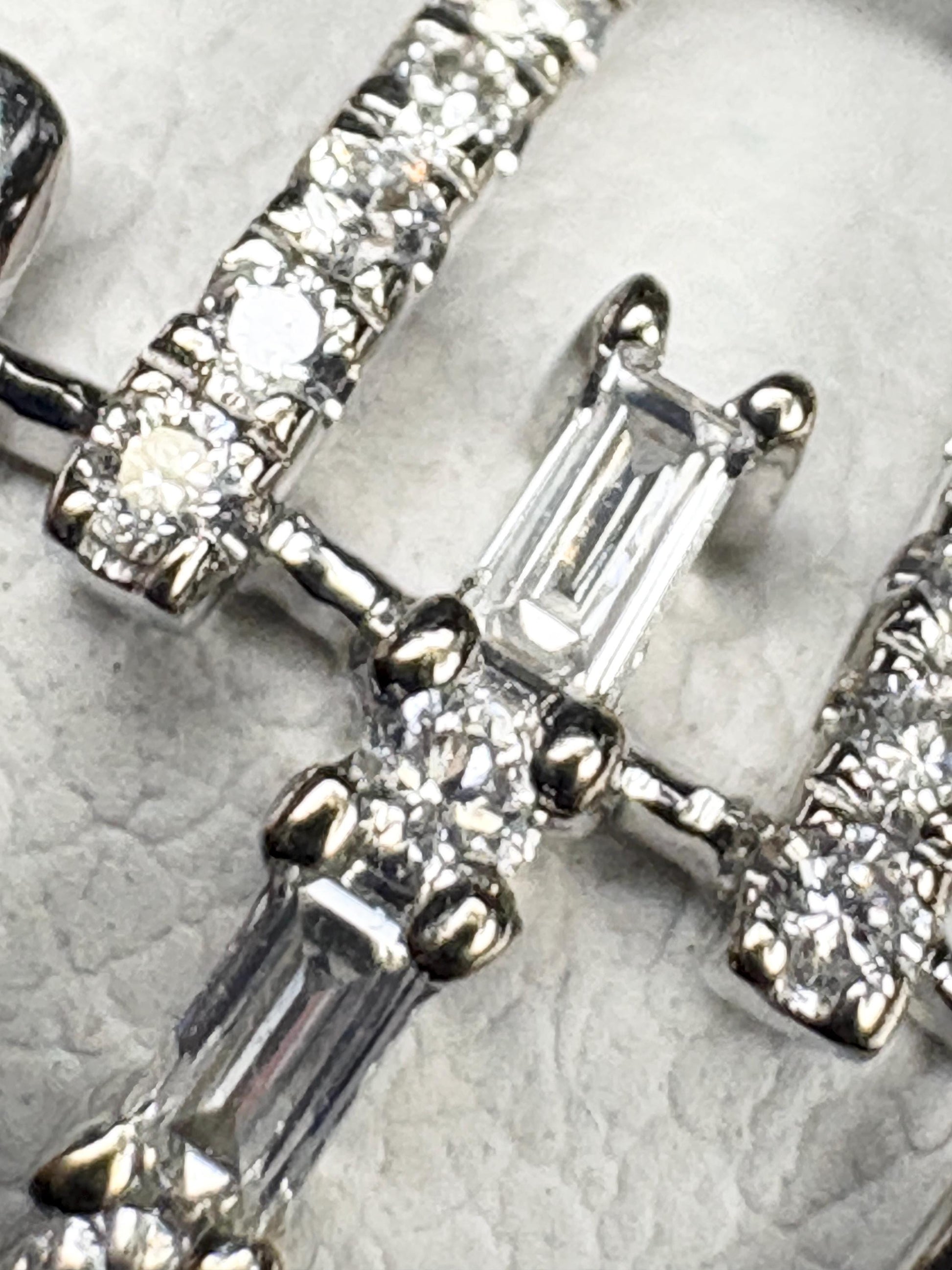 Cool Modern Natural Diamond Baguette and Round Ring Solid 18k White Gold size 7 - NewLifeJewelryVault