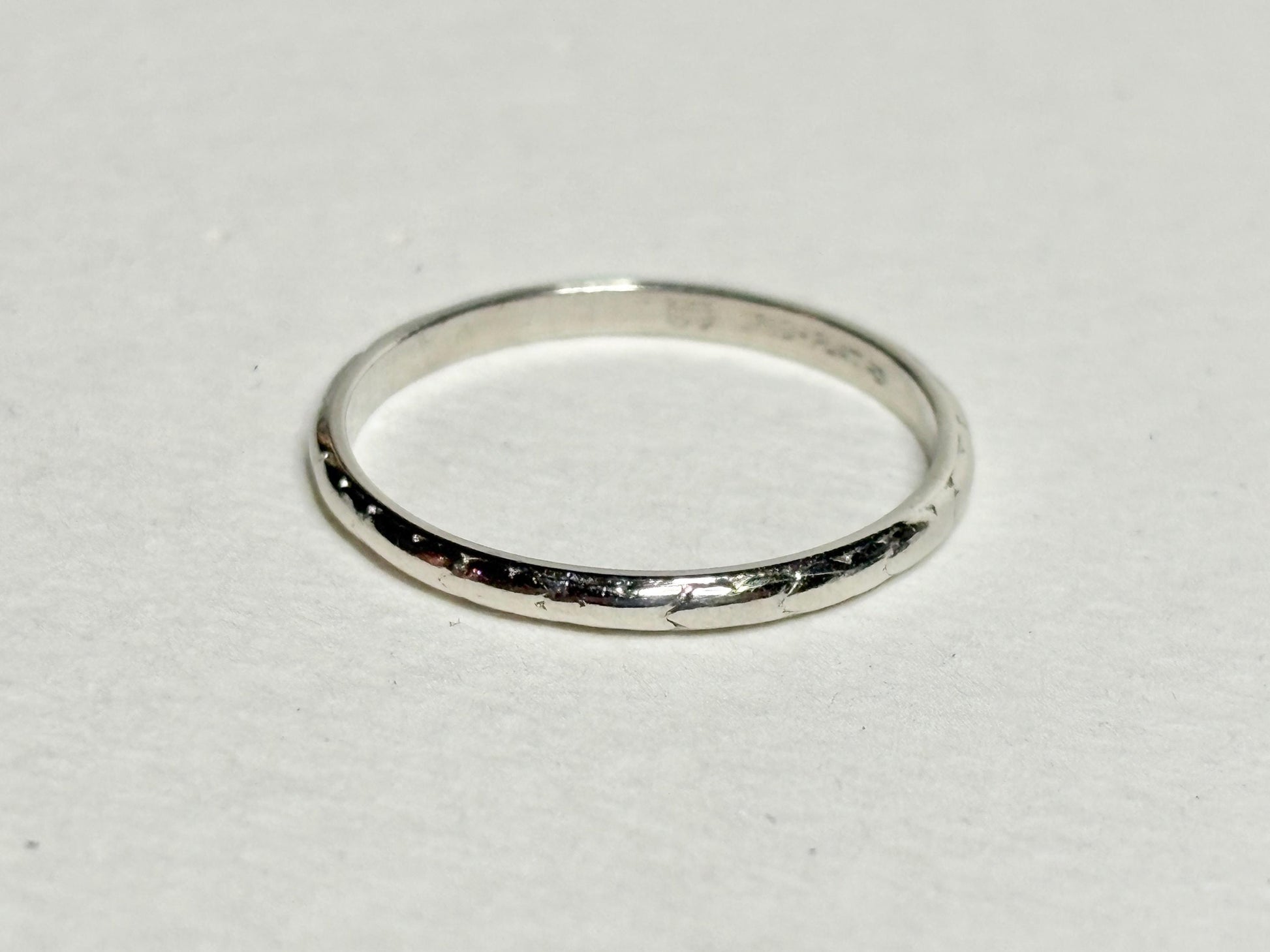 Art Deco platinum iridium chevron band ring, 2mm wide.