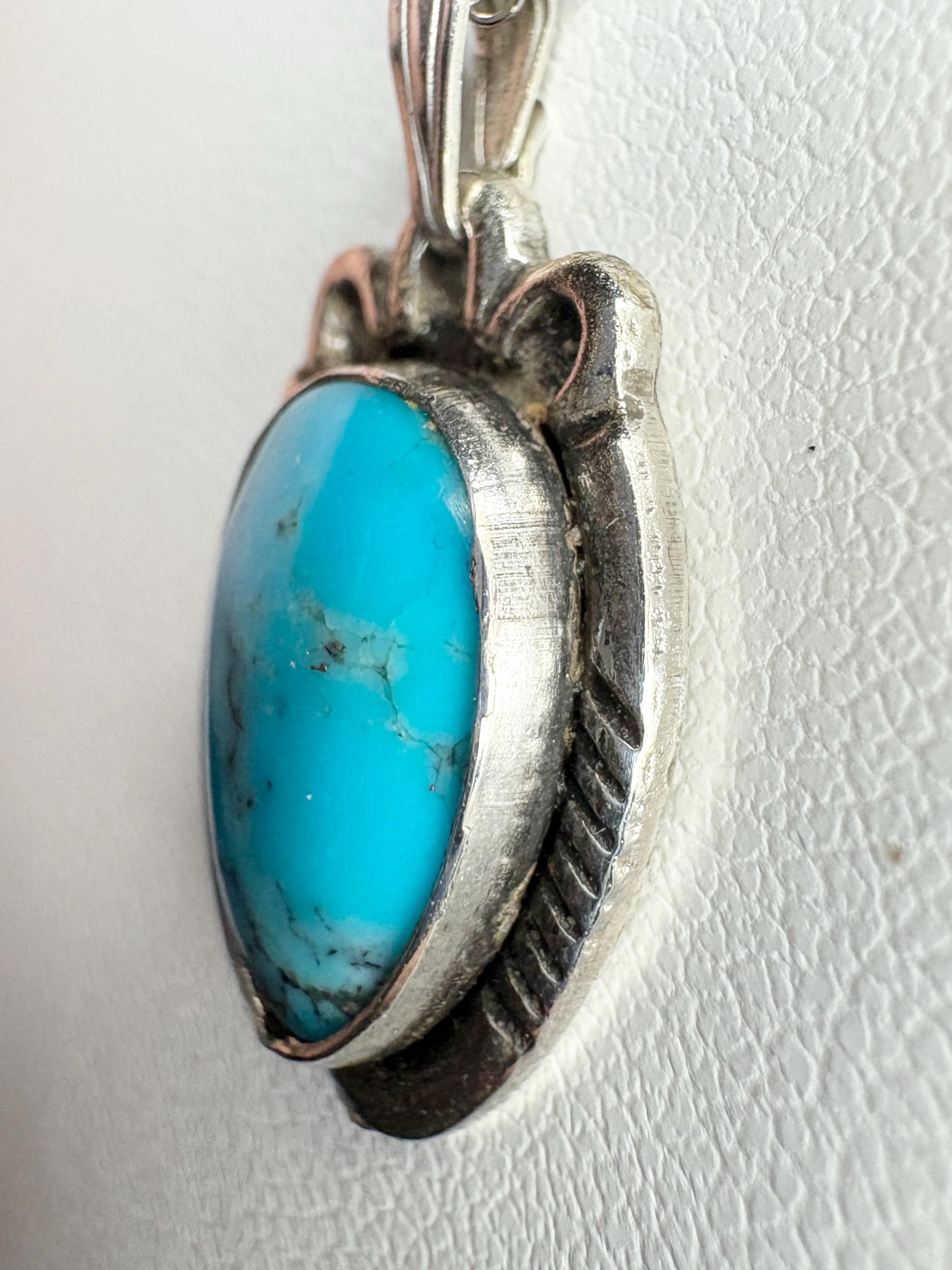 Vintage Southwest Native style turquoise pendant necklace.