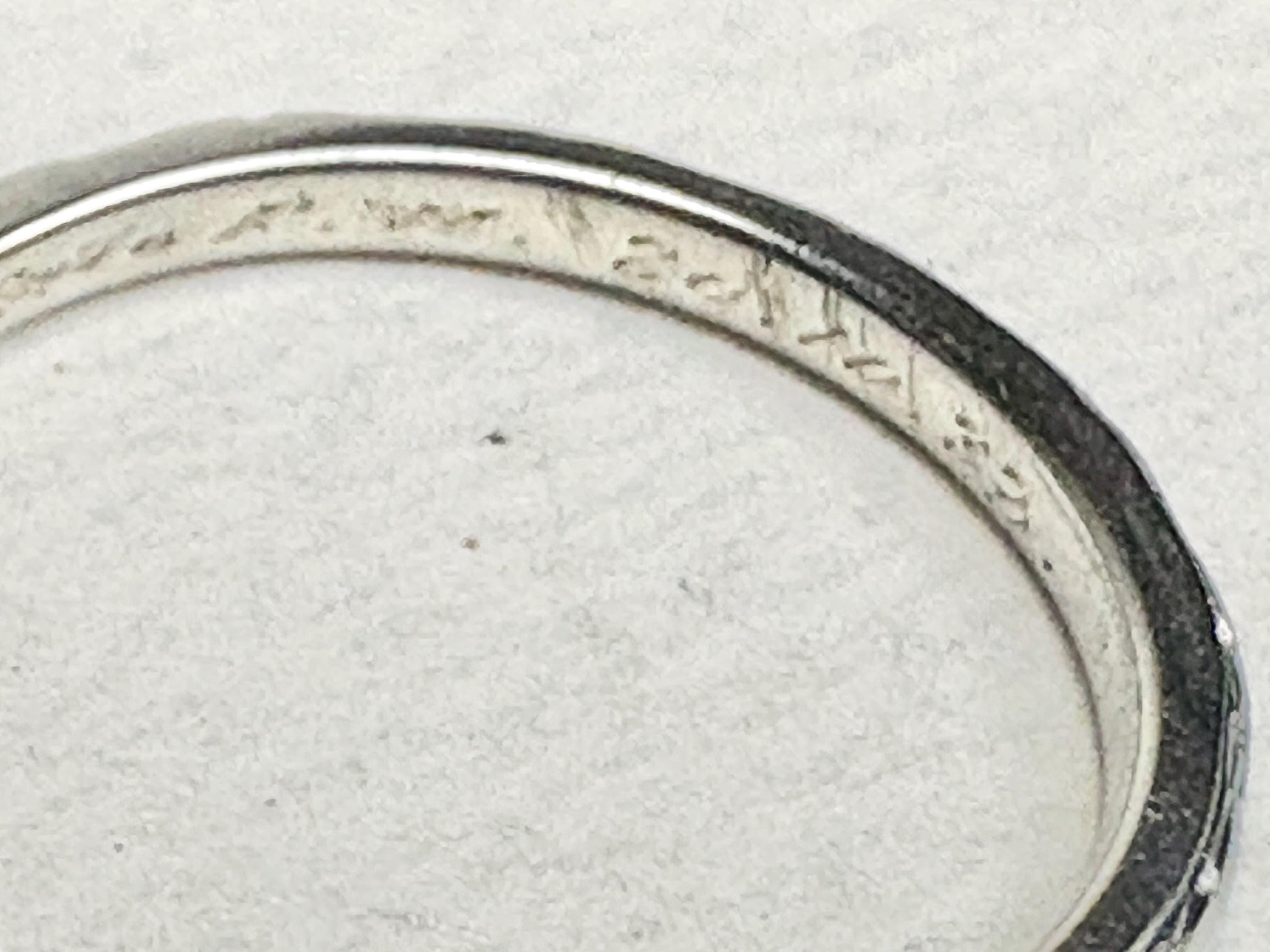 Retro 18k white gold chevron band ring with inscription.