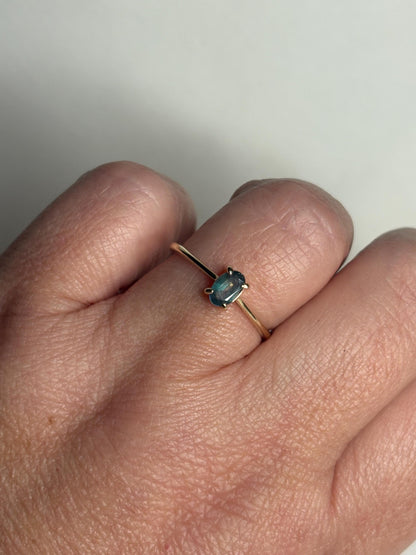 Oval alexandrite ring in solid 10k gold.