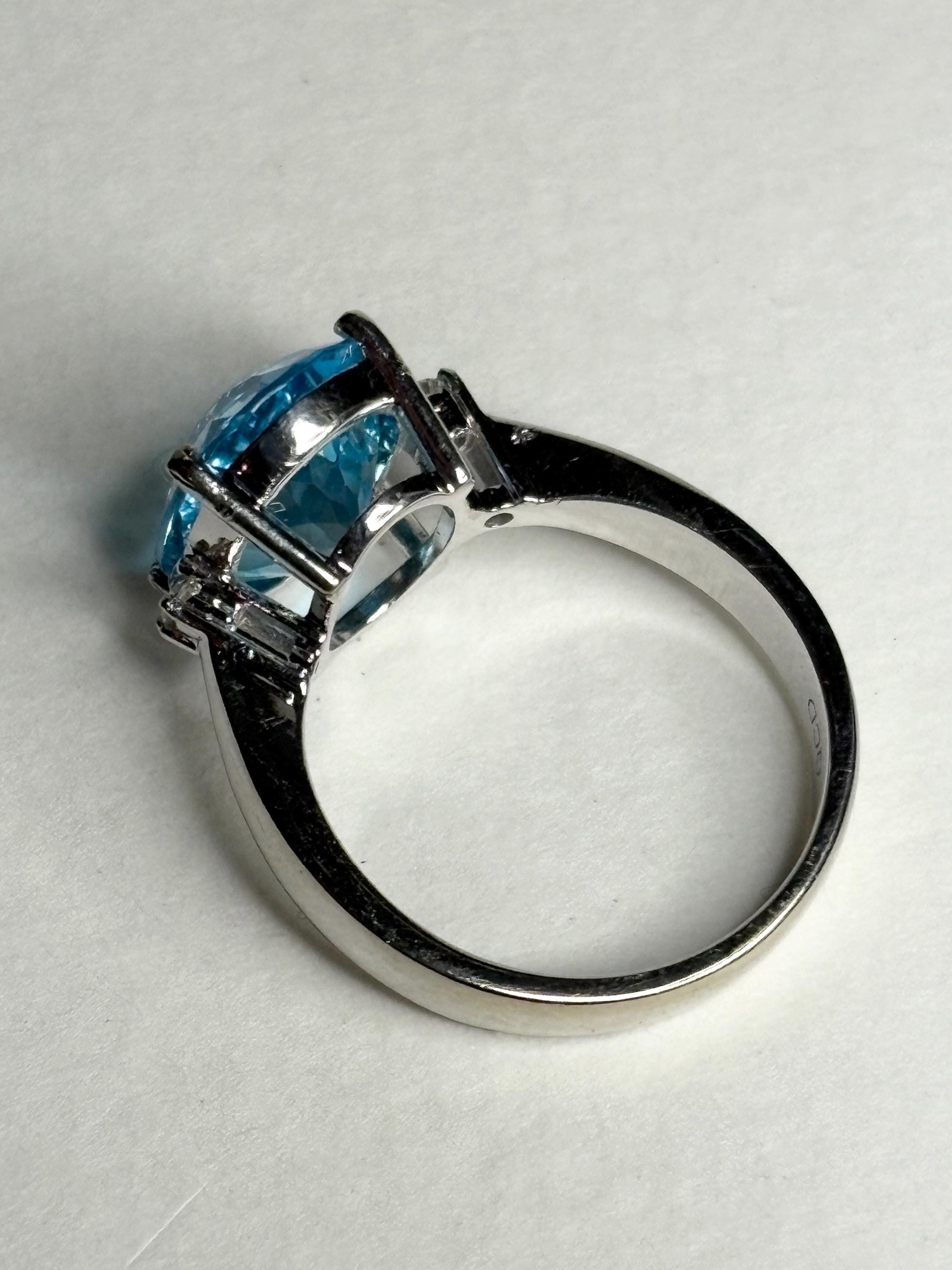 Swiss Blue Topaz and Diamond ring in Solid 14k White Gold size 7 - NewLifeJewelryVault