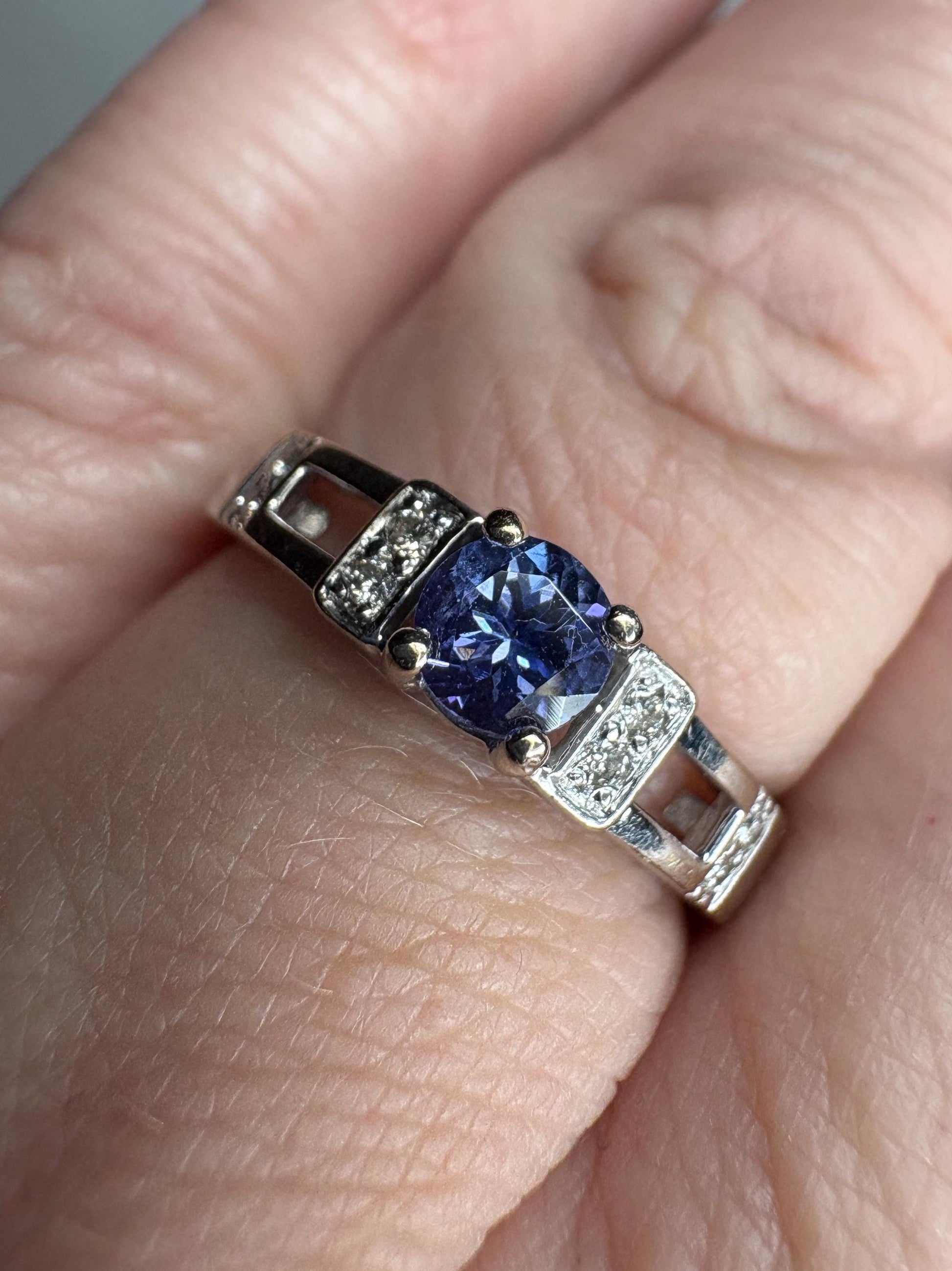 LeVian Tanzanite and Diamond Band Ring in Solid 18k White Gold size 7 - NewLifeJewelryVault