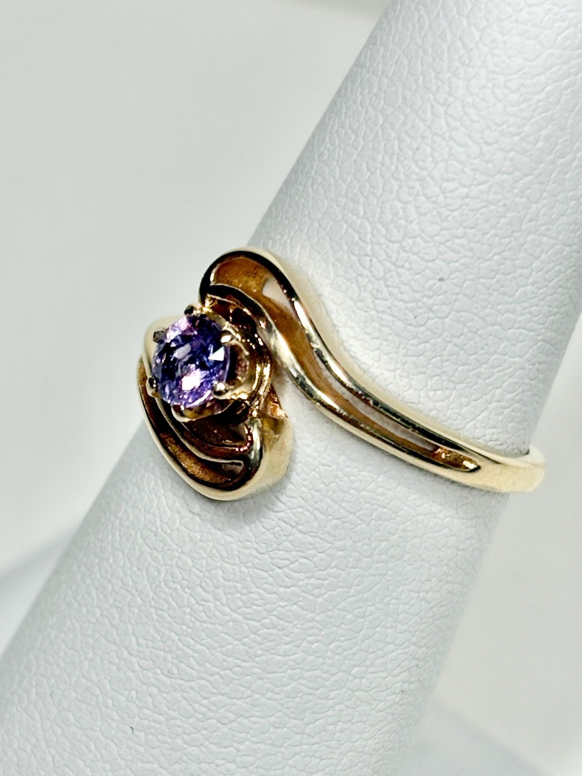 Natural Purple Sapphire Solitaire Bypass Style Ring Solid 14k Gold size 6.5 - NewLifeJewelryVault