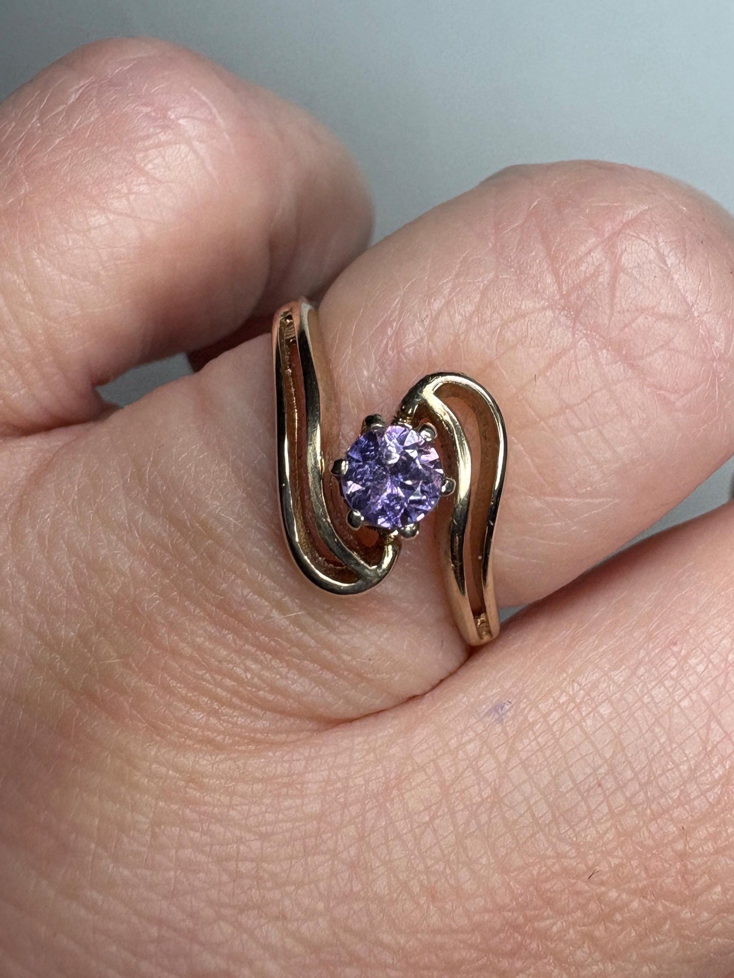 Natural Purple Sapphire Solitaire Bypass Style Ring Solid 14k Gold size 6.5 - NewLifeJewelryVault