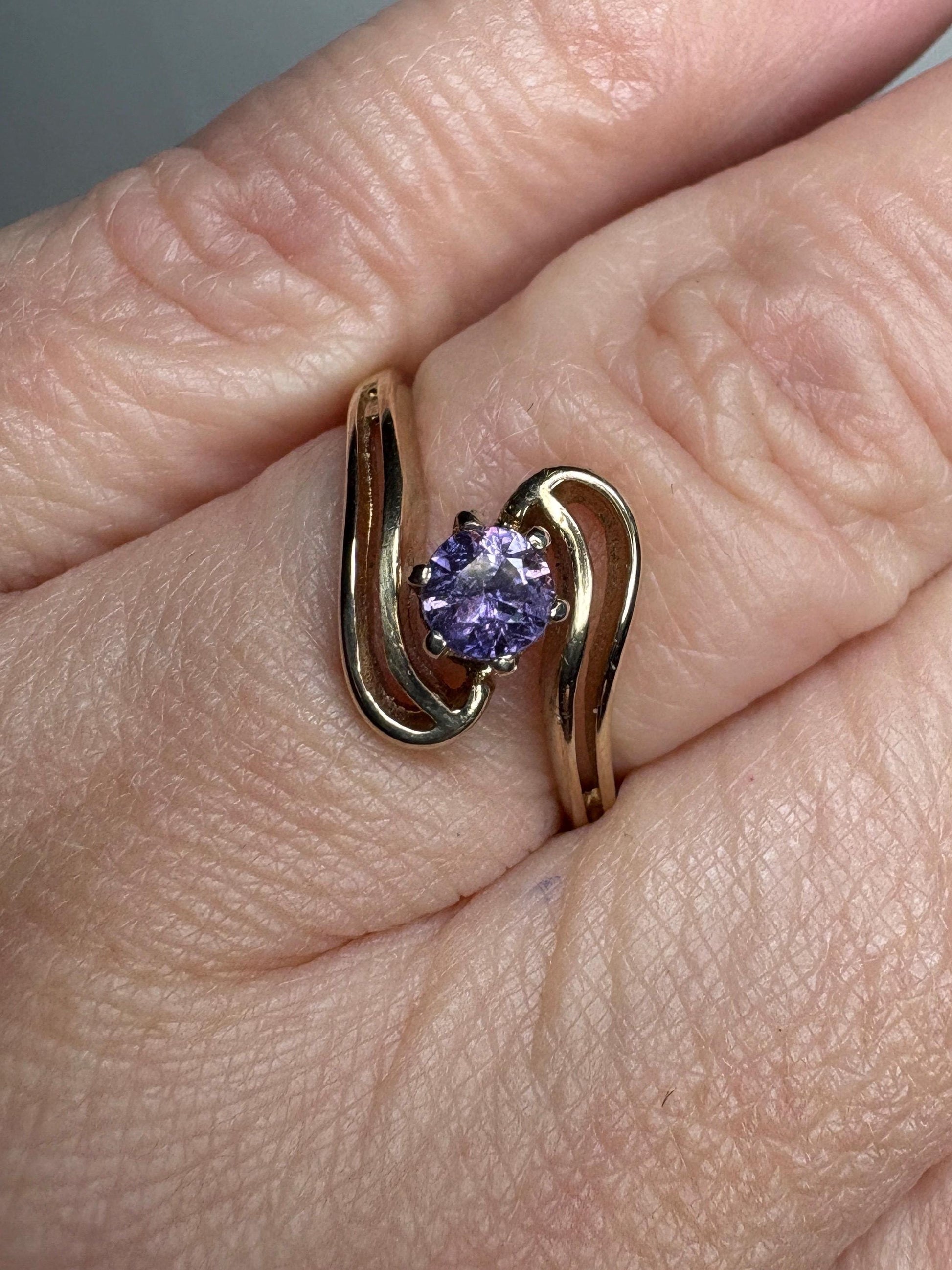 Natural Purple Sapphire Solitaire Bypass Style Ring Solid 14k Gold size 6.5 - NewLifeJewelryVault