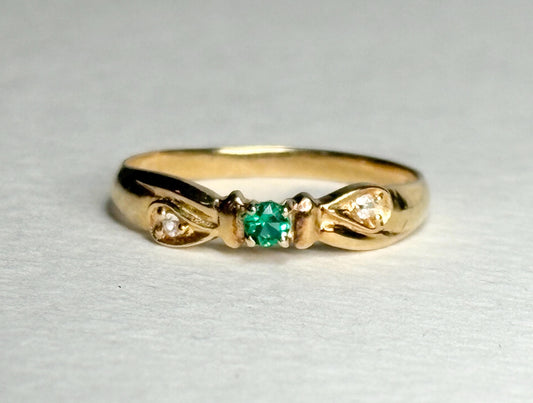 Dainty Emerald Colored Stone Band Ring Solid 18k Gold size 5 - NewLifeJewelryVault