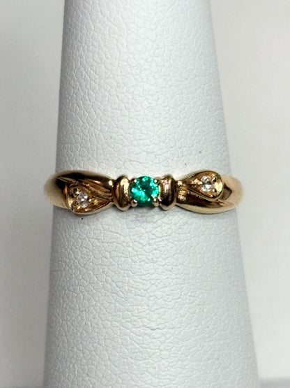 Dainty Emerald Colored Stone Band Ring Solid 18k Gold size 5 - NewLifeJewelryVault