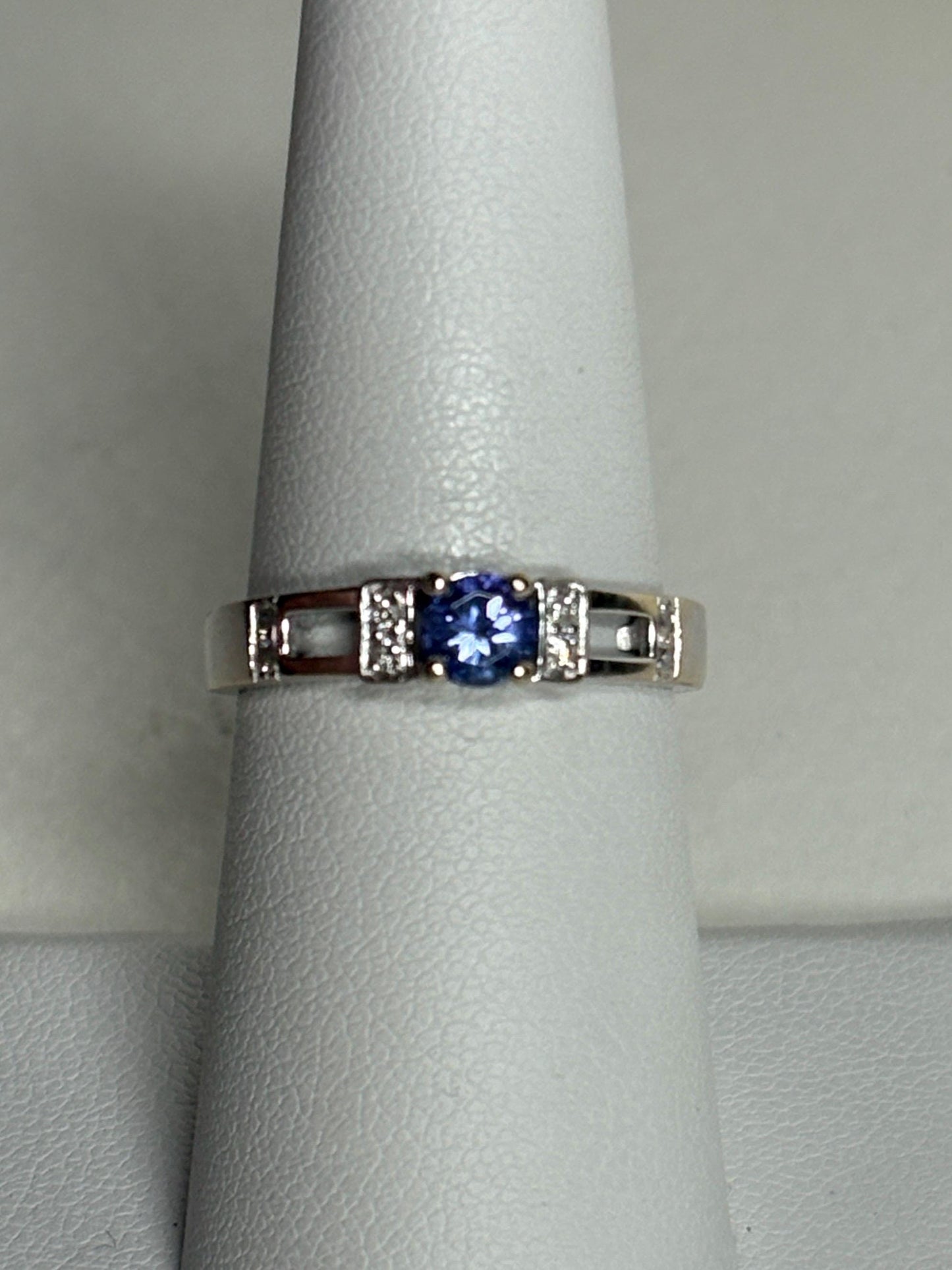 LeVian Tanzanite and Diamond Band Ring in Solid 18k White Gold size 7 - NewLifeJewelryVault