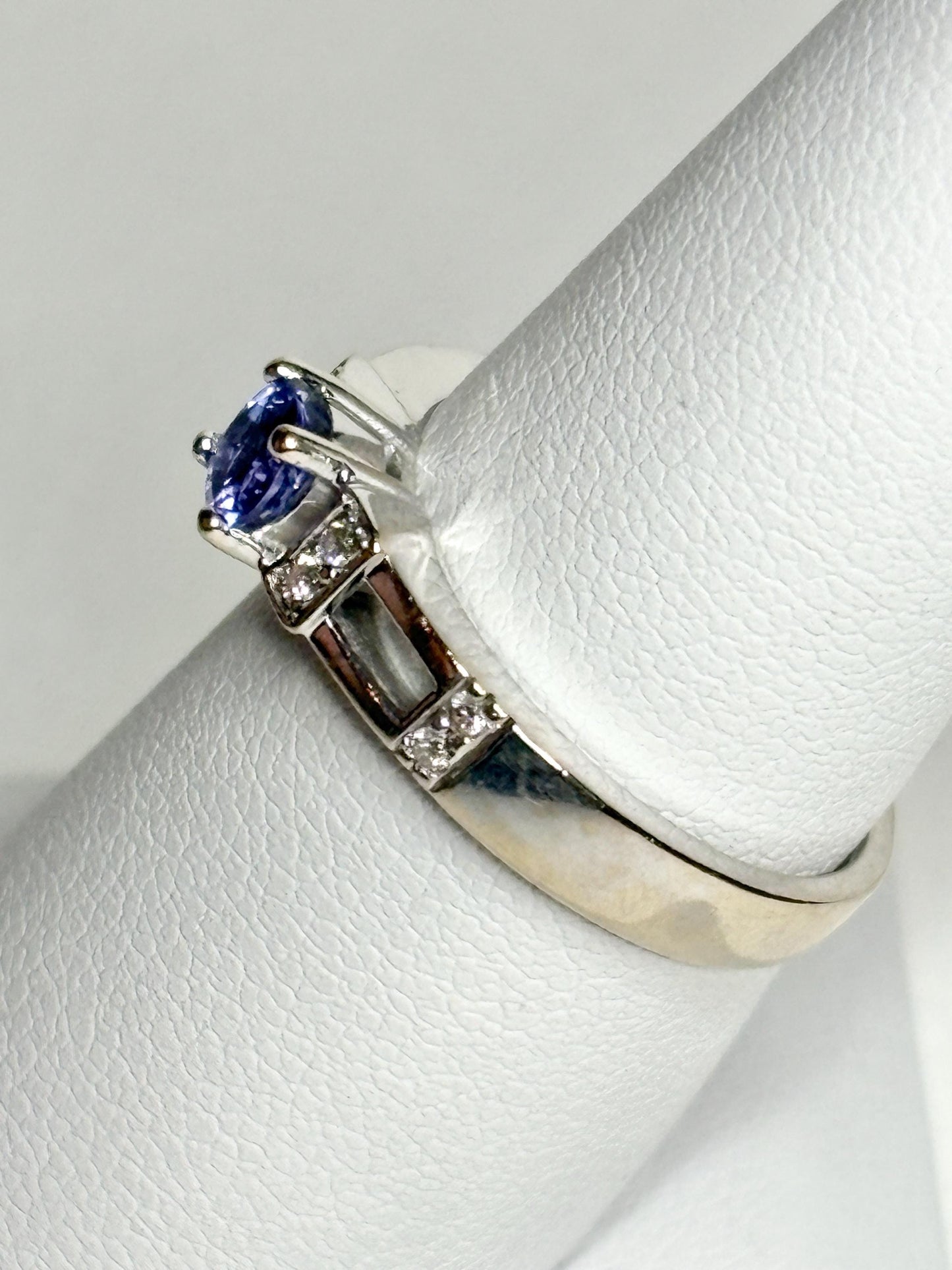 LeVian Tanzanite and Diamond Band Ring in Solid 18k White Gold size 7 - NewLifeJewelryVault