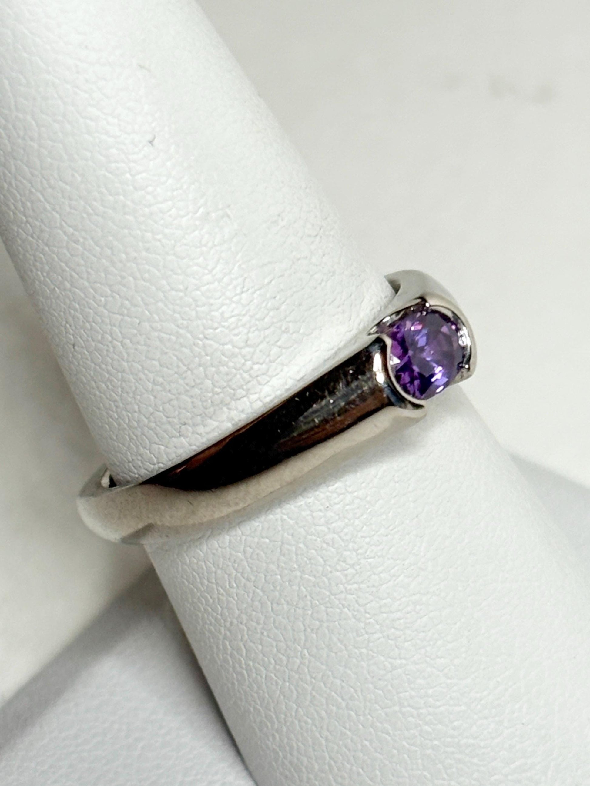 Violet Purple Natural Sapphire Band Ring in Solid 14k White Gold with Euro Shank size 7.75 - NewLifeJewelryVault