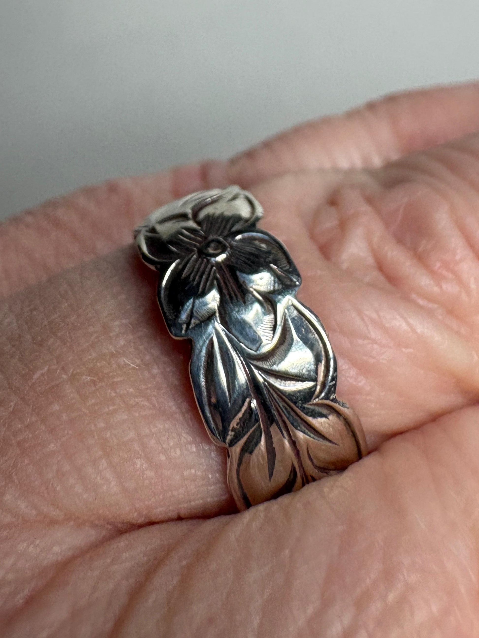 Hawaiian Maile Leaf Sterling Silver Eternity Band Ring 8mm size 8.75 - NewLifeJewelryVault