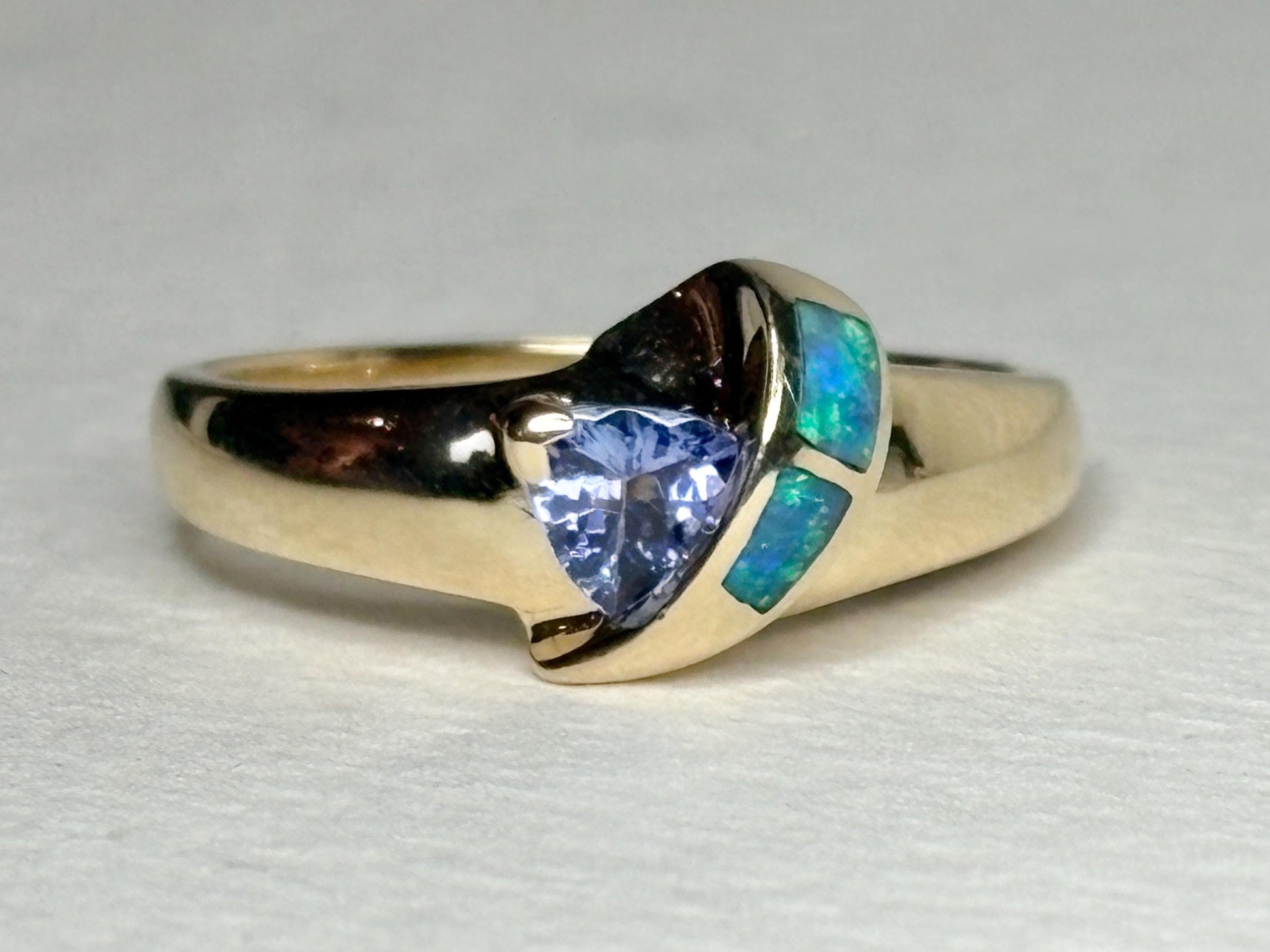 Trillion Tanzanite and Australian Opal Inlayed Band Ring Solid 14k Gold size 7.25 - NewLifeJewelryVault