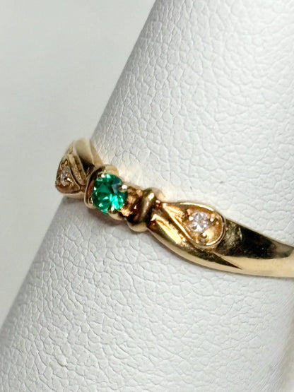 Dainty Emerald Colored Stone Band Ring Solid 18k Gold size 5 - NewLifeJewelryVault