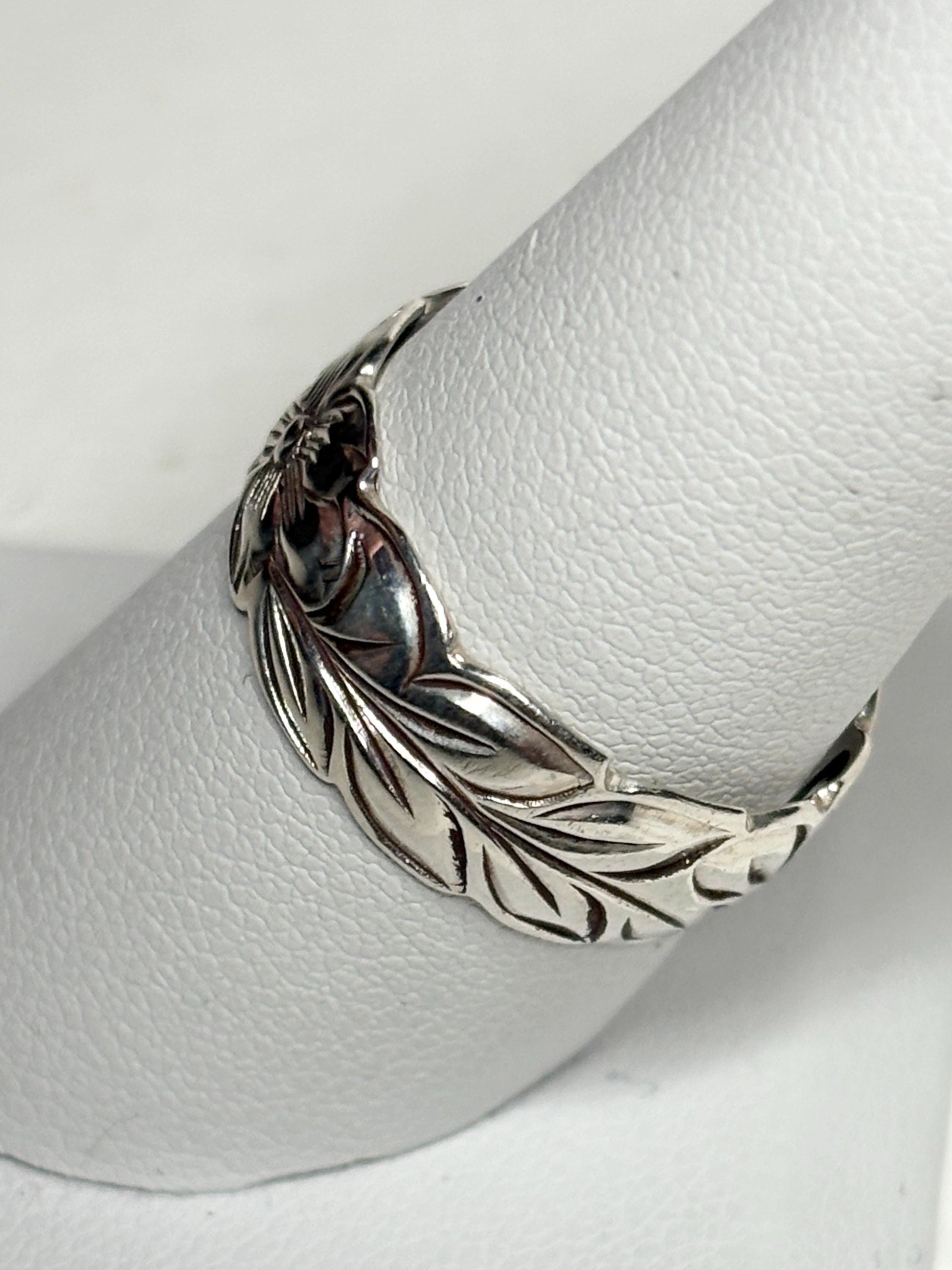 Hawaiian Maile Leaf Sterling Silver Eternity Band Ring 8mm size 8.75 - NewLifeJewelryVault